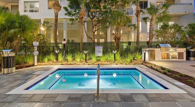 Foto del edificio - 740 N Dixie Hwy