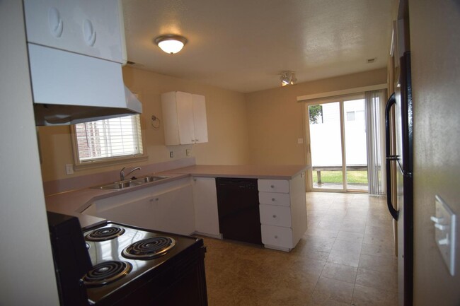 Building Photo - 1391 N 240 W