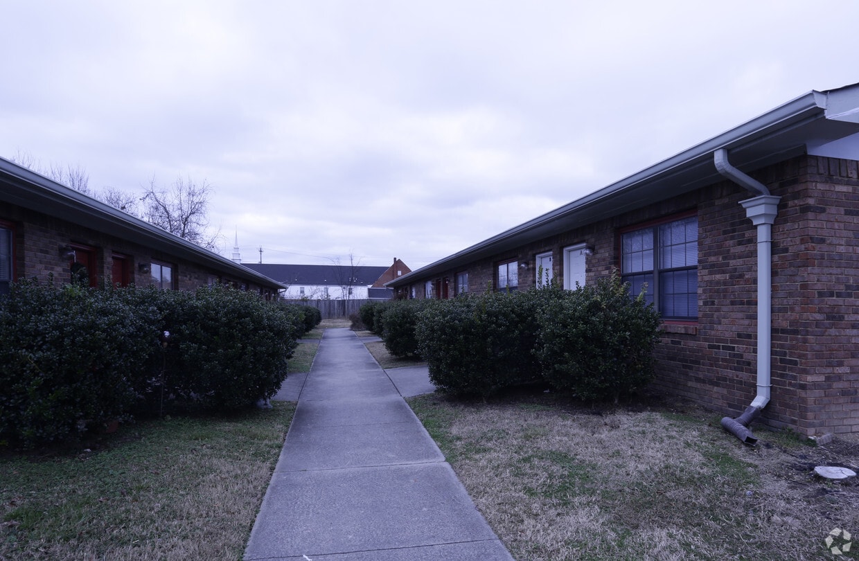 Building Photo - Colony Apartments