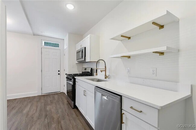 Foto del edificio - 3139 Ellwood Ave