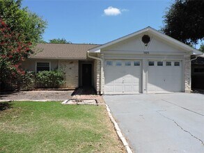 Building Photo - 1625 Chippeway Ln