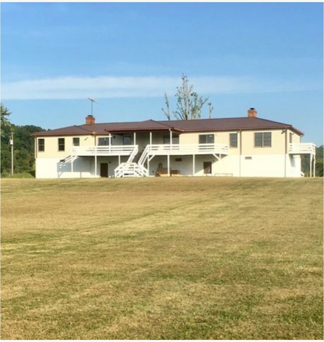 1 beechwood Ln Unit Villa 1, Gallipolis, OH 45631 Room for Rent in