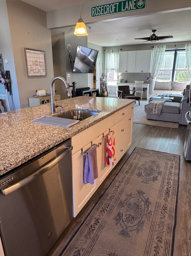 Foto del edificio - 1152 Rosecroft Ln