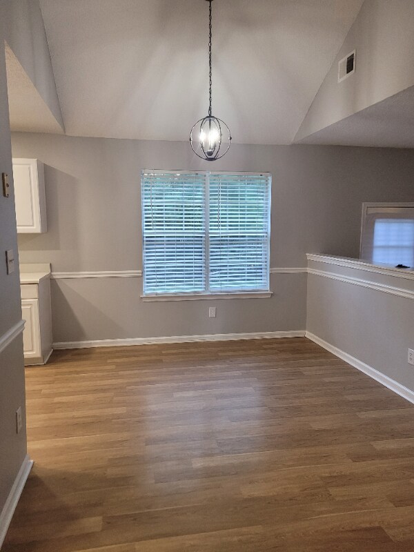 Foto del edificio - 3042 Knoll View Pl
