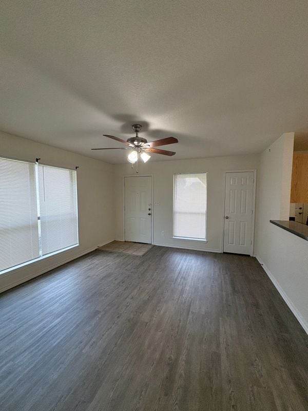 Foto del edificio - 8128 Doreen Ave