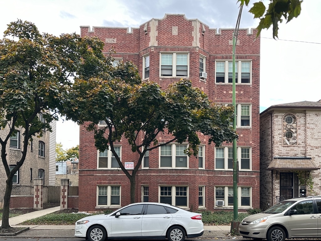 Foto principal - 5642 N Kimball Ave