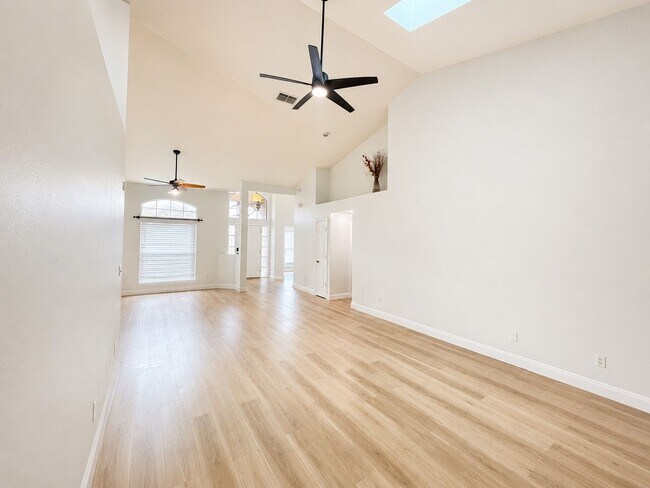 Foto del edificio - 2226 Lake Marion Dr