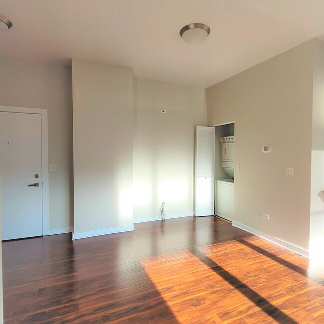 Foto del edificio - 1228 W Monroe St