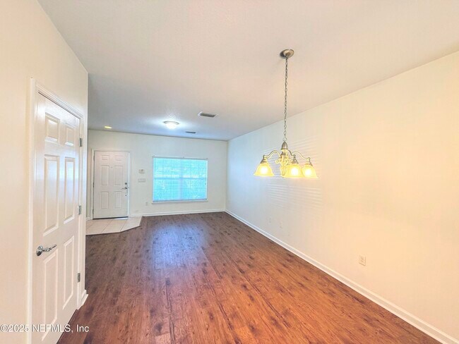 Foto del edificio - 8106 Summer Cove Ct