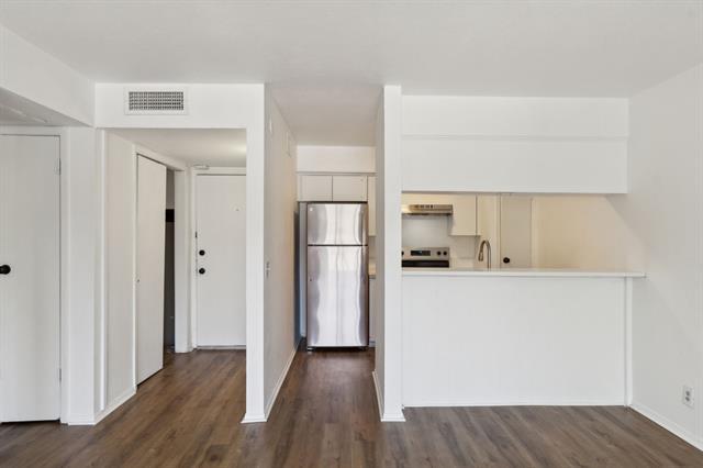 Foto del edificio - 4859 Cedar Springs Rd