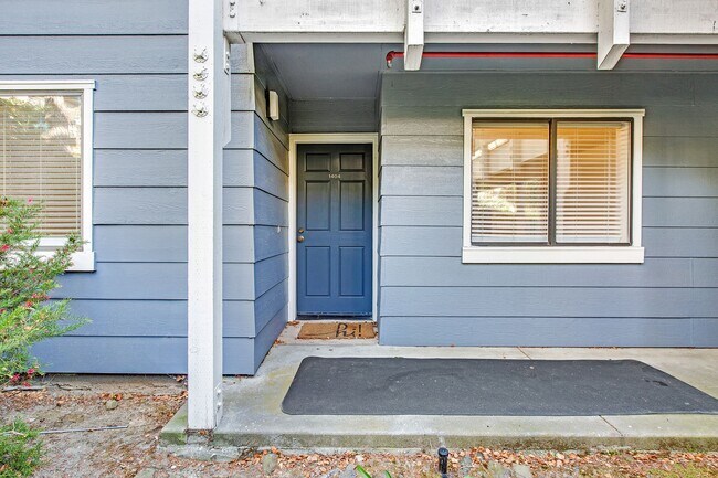 Building Photo - Fabulous condo at the Saddleback complex