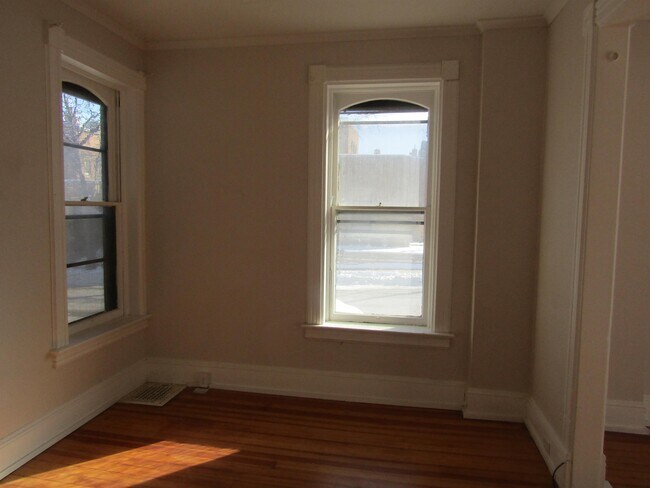 Building Photo - 1504 Iowa St