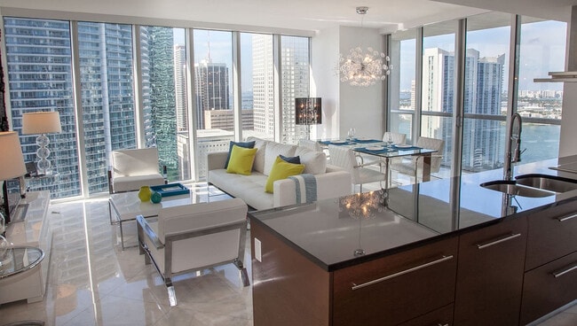 Building Photo - 485 Brickell Ave