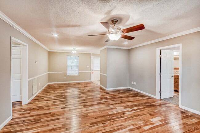 Building Photo - 3 Bedroom in McCalla