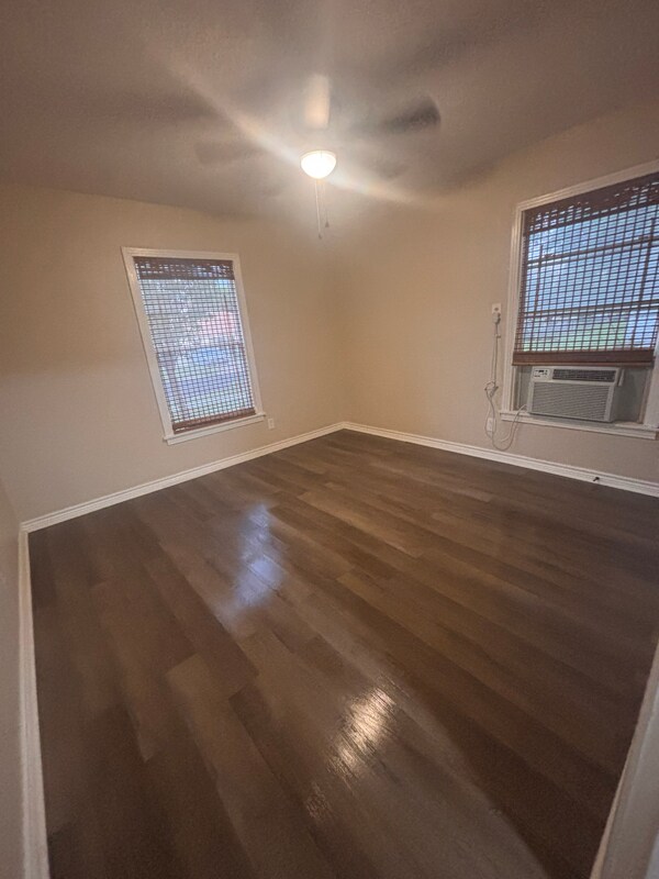 Foto del edificio - 1213 Middleton St