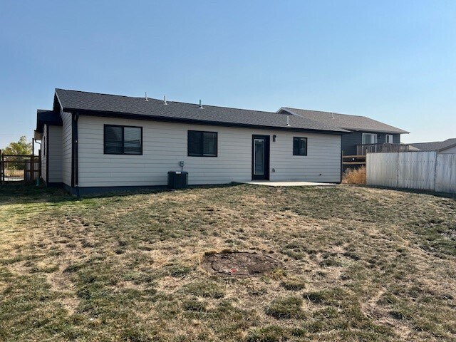 Building Photo - 671 Eagle Ct