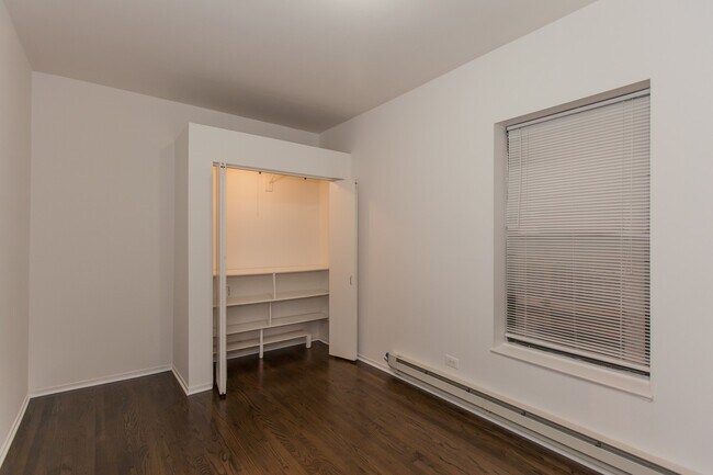 Foto del edificio - 729 W Cornelia Ave