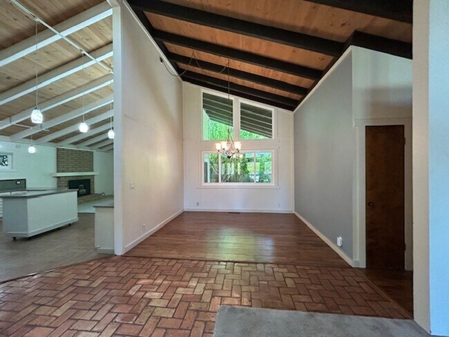 Foto del edificio - Charming 3bed/2.5Bath  Bennett Valley Home...