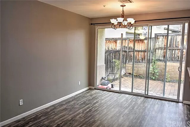 Building Photo - Beautifully Upgraded 2 Bedroom Townhouse N...