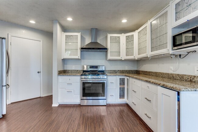 Foto del edificio - 706 Deep Well Dr