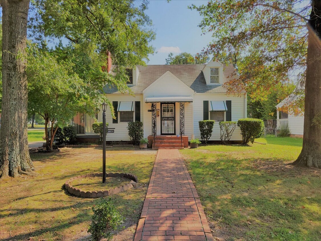 Photo - 623 Ratcliffe Avenue