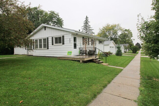 Building Photo - 2321 Burnett Ave