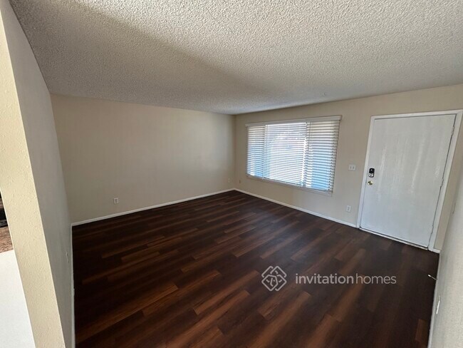 Building Photo - 2236 N 47th Ave