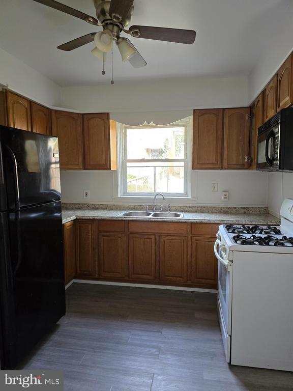 Foto del edificio - 1828 State St