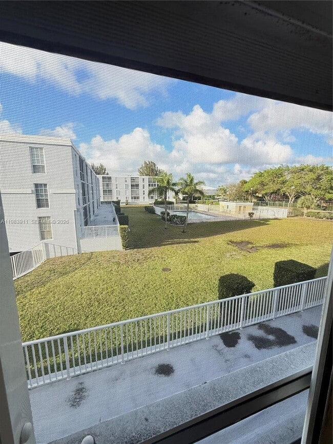 Building Photo - 7981 S French Dr