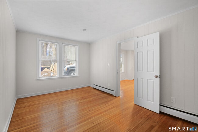 Building Photo - 5 Wood Ct