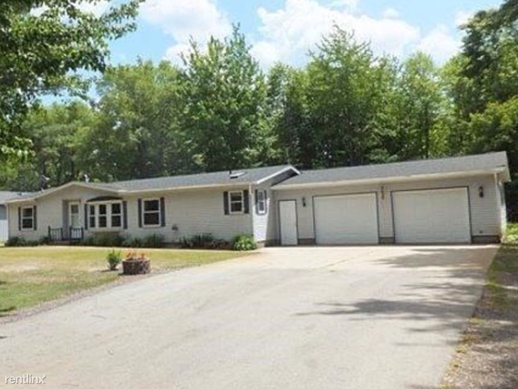 545 E Sternberg Rd, Norton Shores, MI 49441 House Rental in Norton