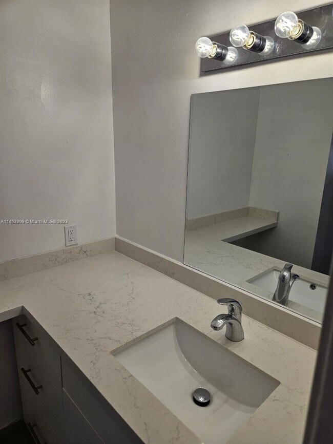 Foto del edificio - 6911 SW 129th Ave