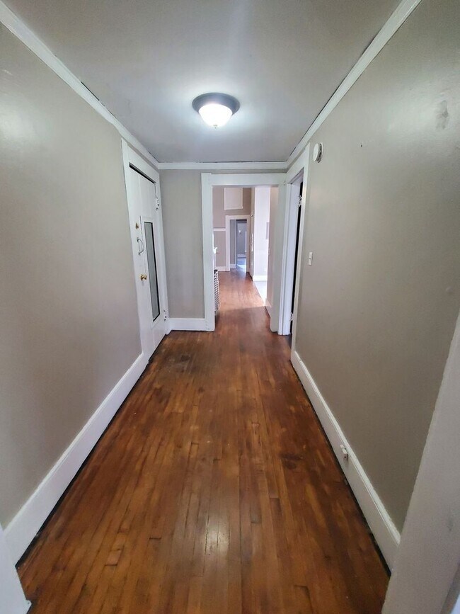 Foto del edificio - 1862 N Cambridge Ave