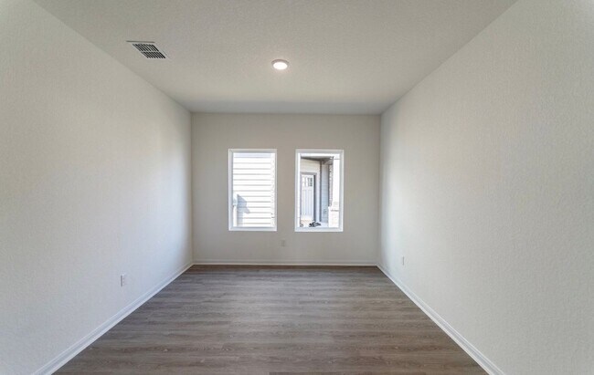 Foto del edificio - 11130 Hollinger Cir