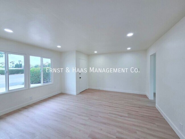 Foto del edificio - 13418 Lynne Dr