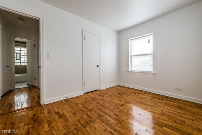 Foto del edificio - 2 br, 1 bath Apartment - 6129 S Wabash Ave
