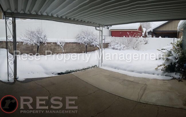 Building Photo - 3909 S Birch Dr