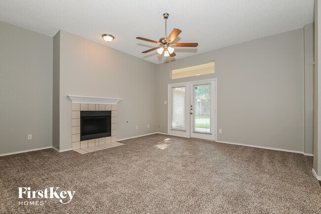 Foto del edificio - 925 Parkwood Trail