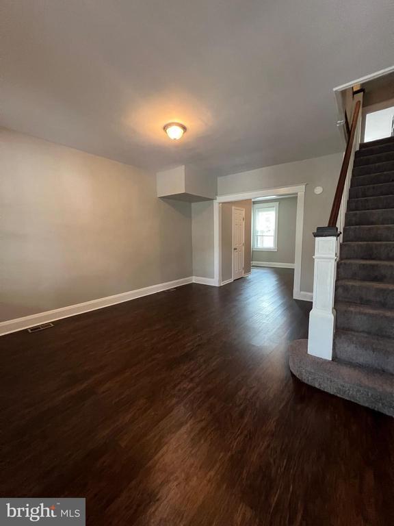 Foto del edificio - 1329 Homestead St