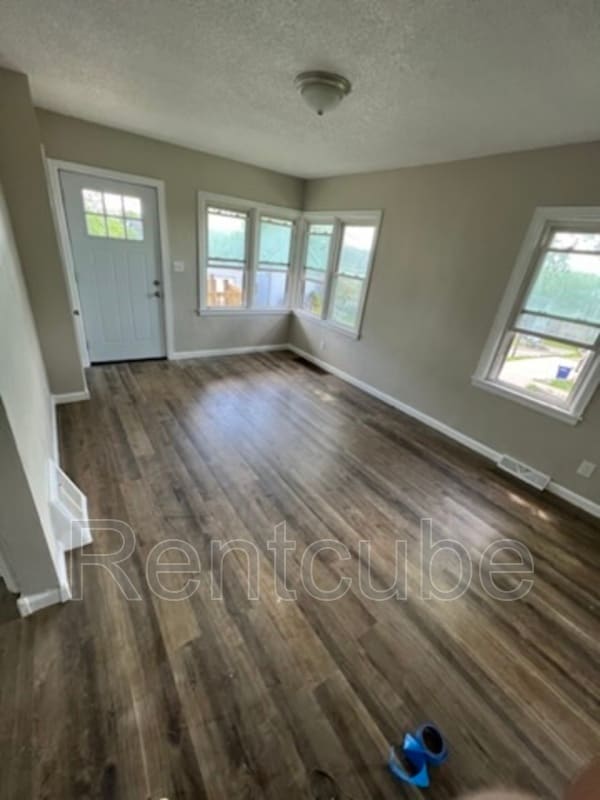 Foto del edificio - 915 Pleasant St