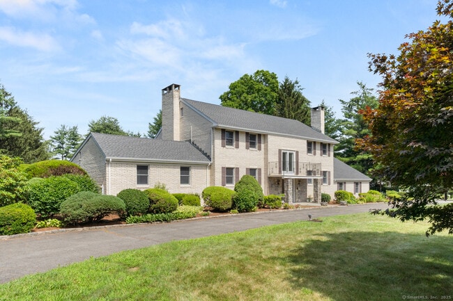 Building Photo - 66 Middle Ridge Rd
