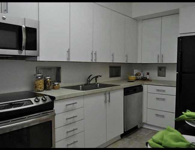 Foto del edificio - 7340 Hampton Blvd