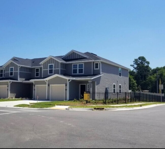 Building Photo - 52 Beach Palm Ct