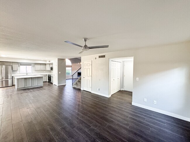 Building Photo - 5930 W Venus Way