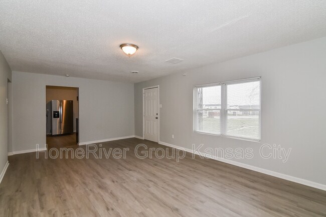 Foto del edificio - 3800 E 93rd St