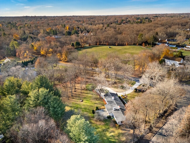 Building Photo - 1001 Hulls Farm Rd