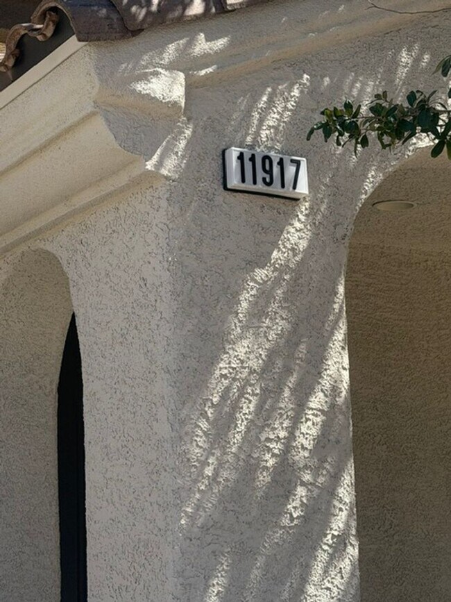 Foto del edificio - BEAUTIFUL 2-STORY SUMMERLIN HOME WITH COMMUNITY AMENITIES!