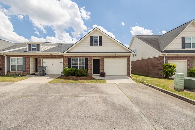 Foto del edificio - 131 Grove Landing Ct