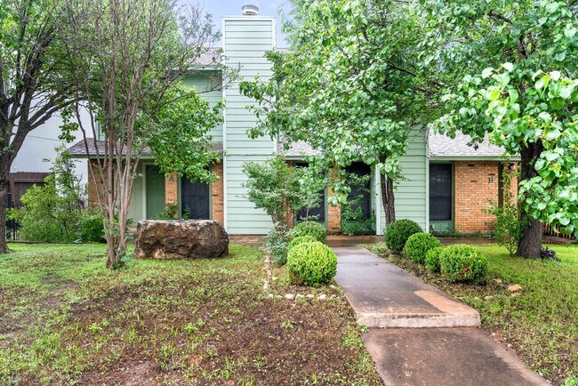 Building Photo - 3222 Tamarron Blvd