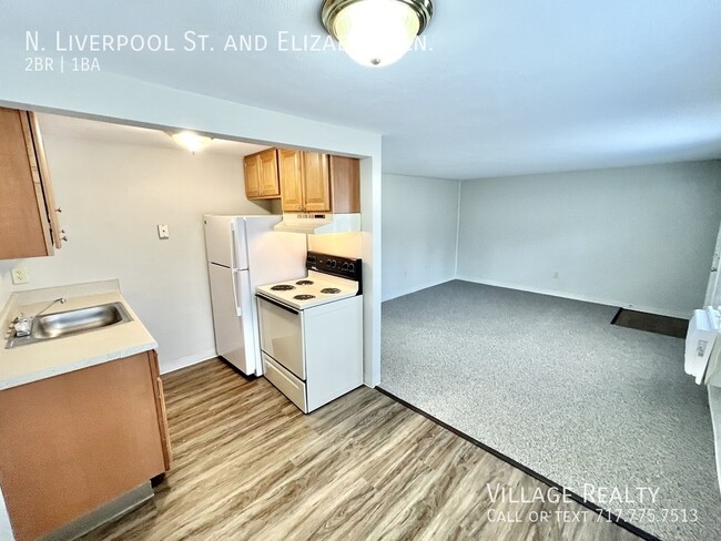 Building Photo - END-unit! Affordable 2-Bed Convenient to I...